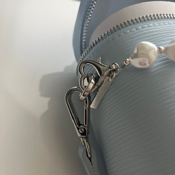 BLOOMINGDALE'S CROSSBODY HANDBAG VANITY CASE NWOT - Picture 4 of 6